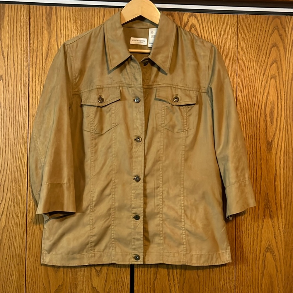 Ladies Suede Liz Claiborne button up jacket. Size Large